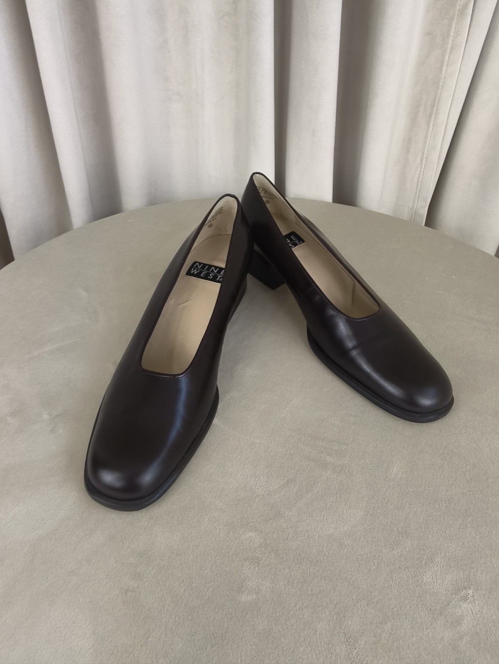 Vintage Nine West Dark Brown Leather Low Block Heel Pumps Flats